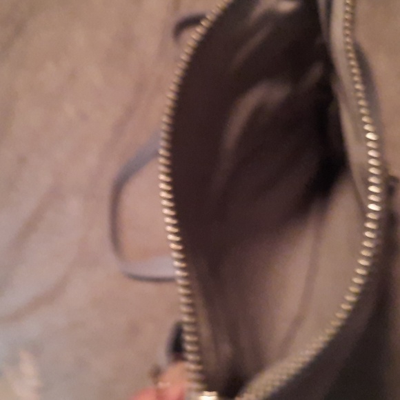 Roots Leather Crossbody Purse - Picture 5 of 6